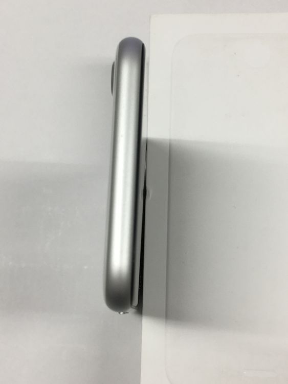 �ڥ�Х���BOX�ۿ���Ʊ�� ����100�� SIM�ե꡼ iPhone SE����2�����128GB