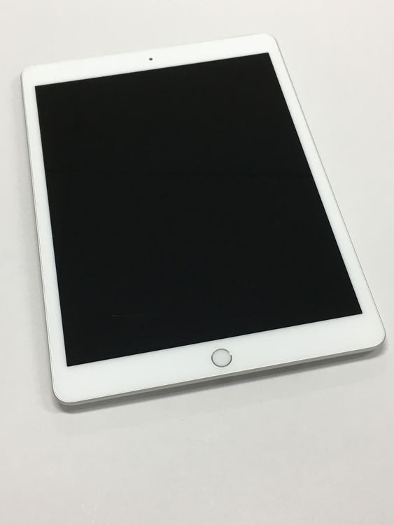 �ڥ�Х���BOX������ ����80�� Apple iPad ��8���� Wi-Fi 128GB ����С�