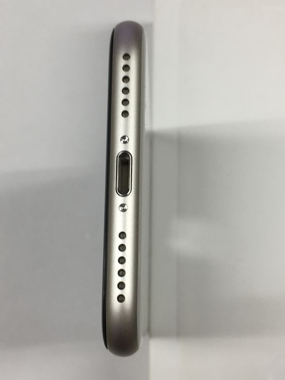 ��ư��ġ�����100���iPhone SE3 ��3���� 64GB SIM�ե꡼ �������饤��