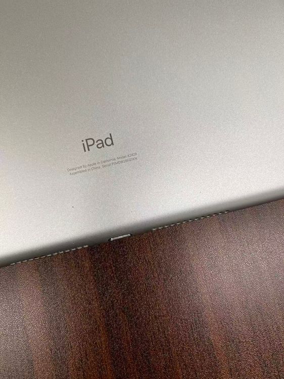 ������������83��Apple iPad8 Wi-Fi + Cellular 32GB��Silver