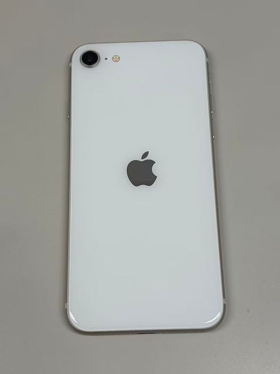 �ڥ�Х���BOX�۶����� ����86%SIM�ե꡼ iPhone SE(�裳����) 64GB