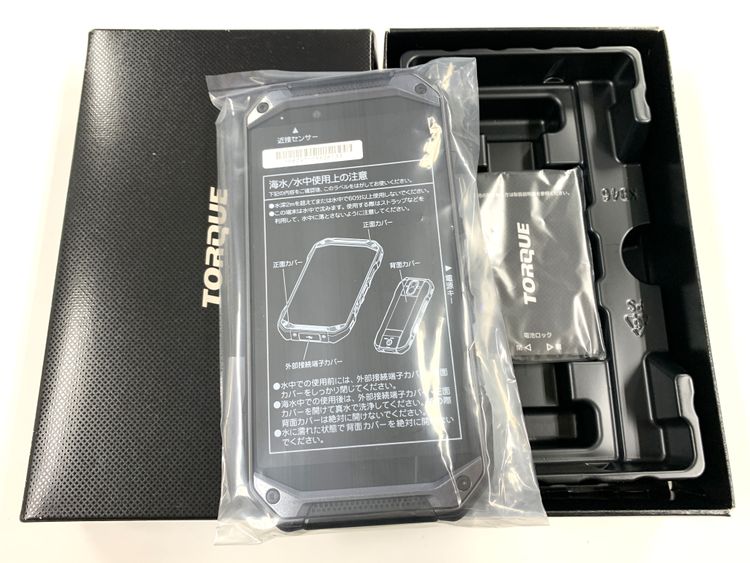 ̤����  au KYV46 TORQUE G04 64GB �֥�å�