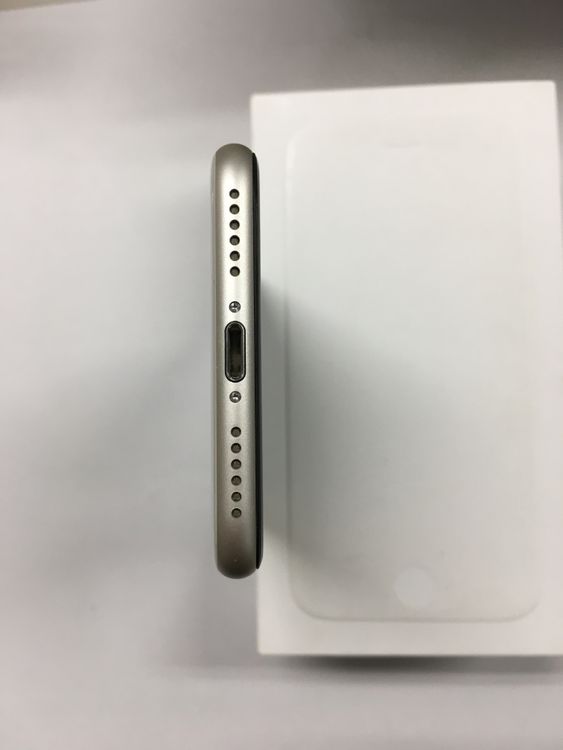 ��ư������ ����100������� iPhone SE ��3���� 64GB �������饤��