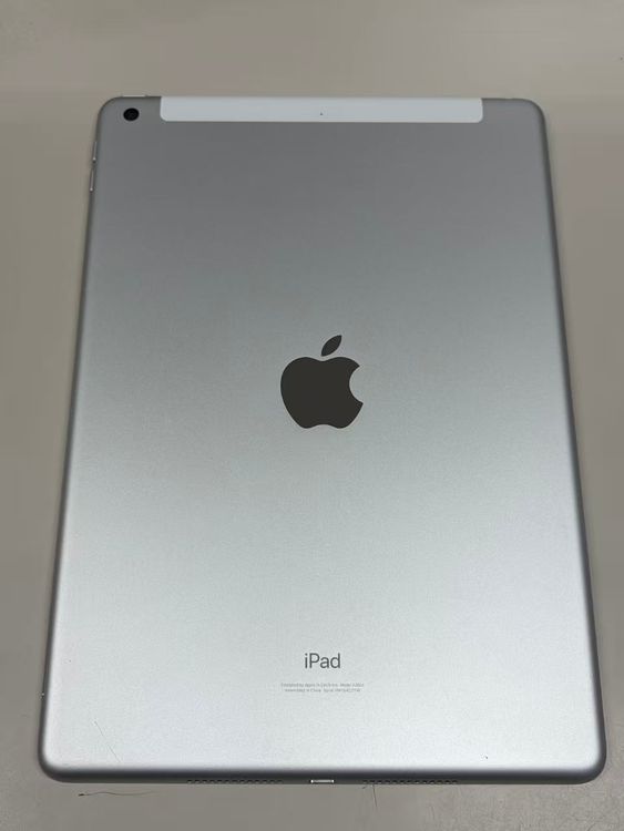 �ڥ�Х���BOX�۶�����SIM�ե꡼ Apple iPad(��9����) 64GB ����С�