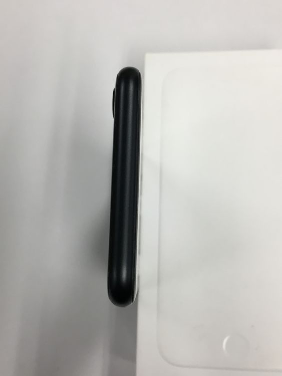 �ڥ�Х���BOX��Ķ���� ����89�� iPhone SE2 ��2���� 64GB SIM�ե꡼