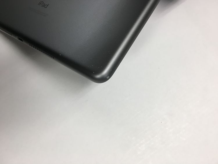 �ڥ�Х���BOX������92�� Apple iPad ��9���� Wi-Fi 64GB ���ڡ������쥤