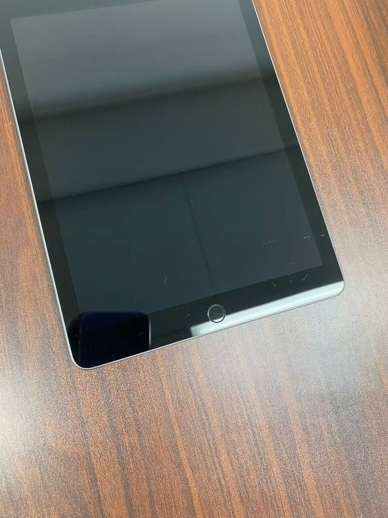 Apple iPad ��6���� Wi-Fi��128GB Space gray �Хåƥ꡼���̾�