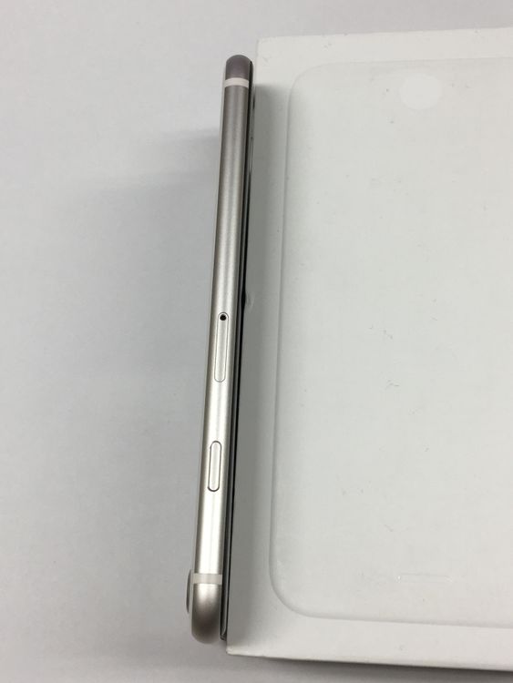 �ڥ�Х���BOX�ۿ���Ʊ�� ����100�� SIM�ե꡼ iPhone SE ��3���� 64GB