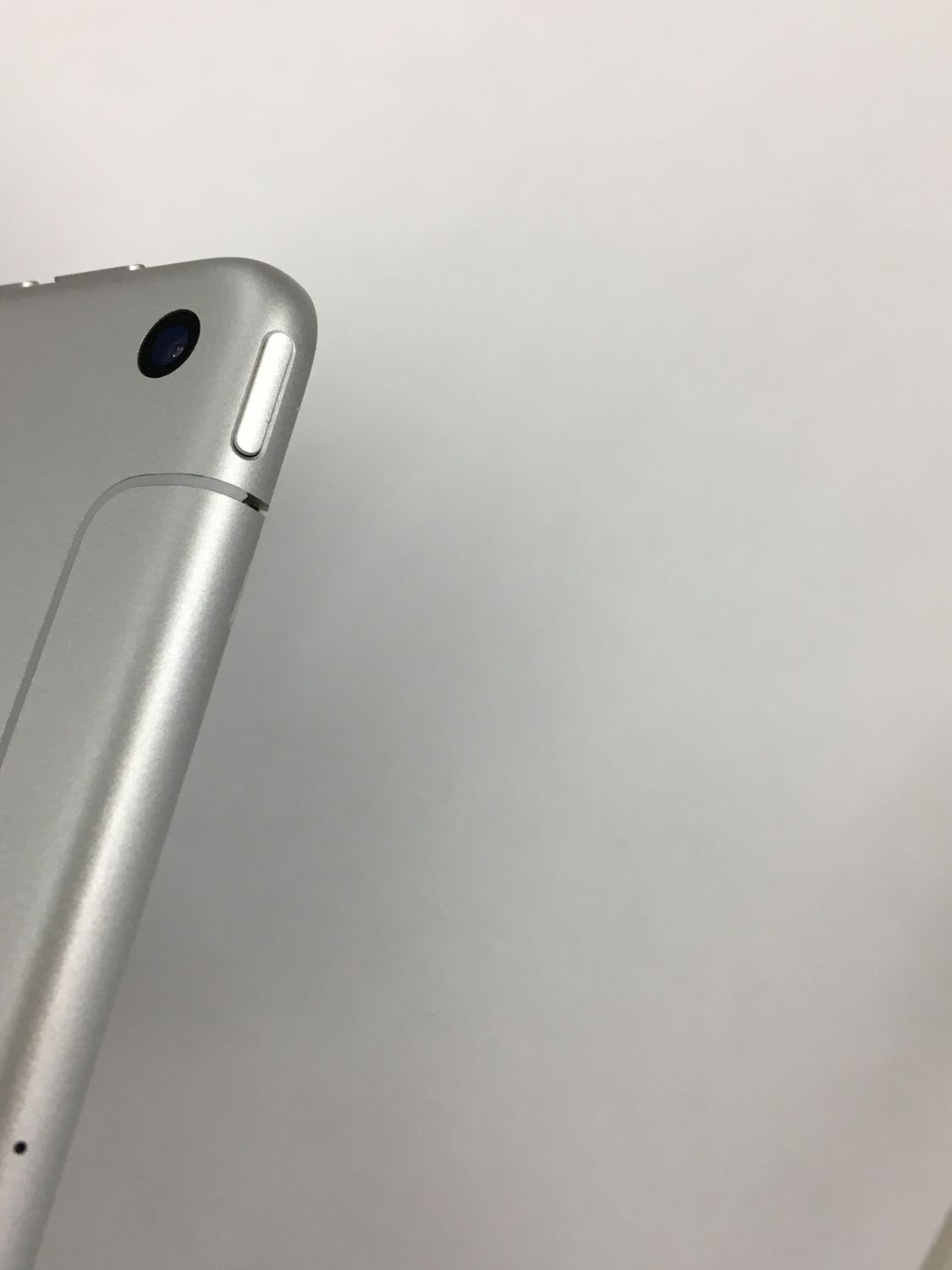 ムスビー｜【画面割れ・動作可】電池92％ iPad mini 5 SIMフリー 256GB