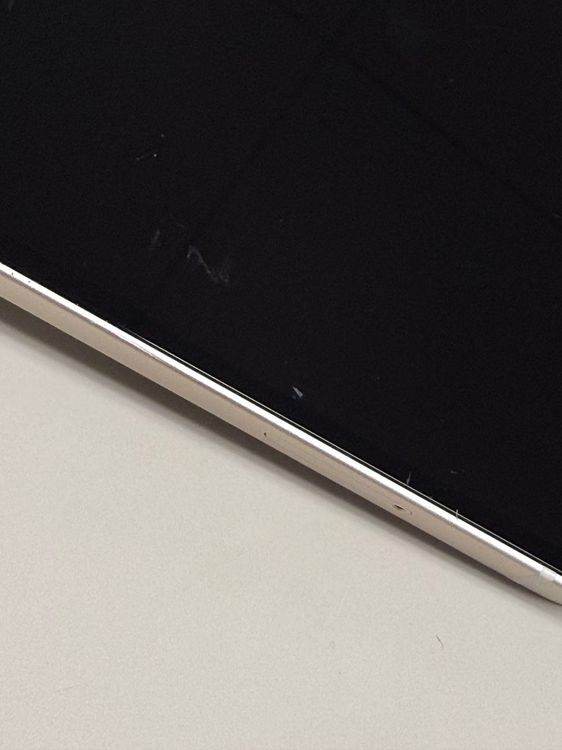 �ڥ�Х���BOX������87%SIM�ե꡼ iPhone14 128GB �������饤��