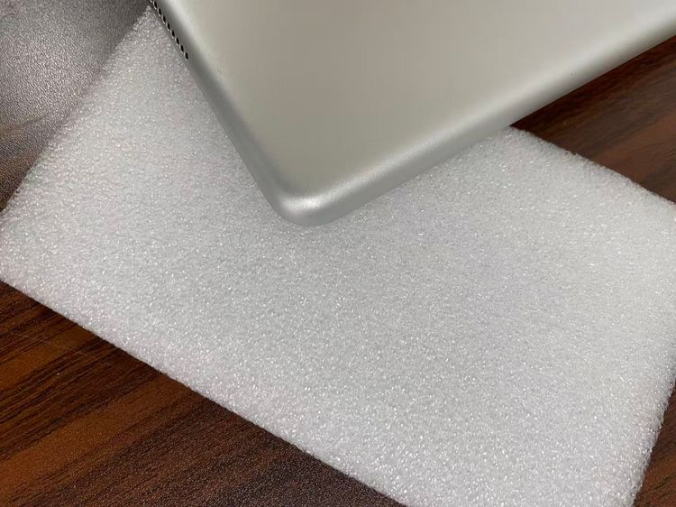 ����93��Apple iPad7 Wi-Fi + Cellular 32GB������С�