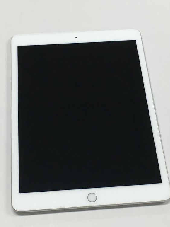 �ڥ�Х���BOX������ ����91�� Apple iPad ��8���� Wi-Fi 128GB ����С�