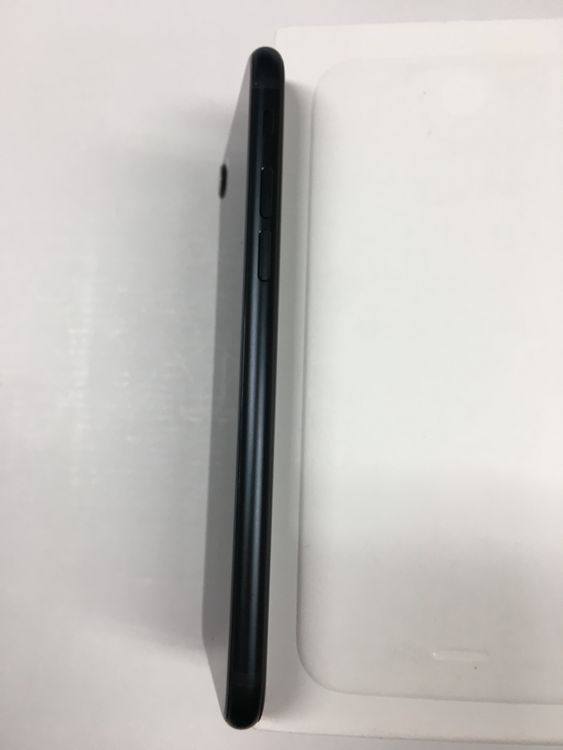 ��ư���������100���Ķ���� SIM�ե꡼ iPhone SE ��3���� 128GB