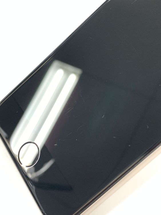 �ڥ�Х���BOX�� ����82%SIM�ե꡼iPhone SE(�裳����) 128GB���������饤��