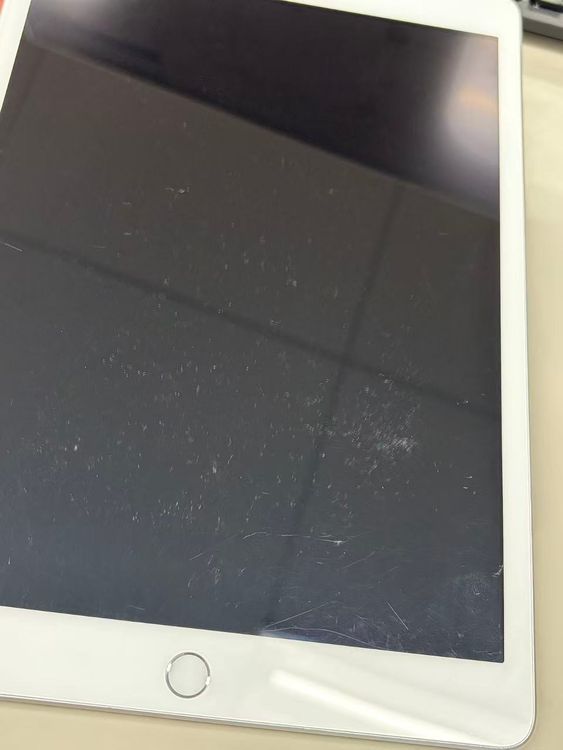 ����93% SIM�ե꡼iPad (��7����) 32GB ����С�