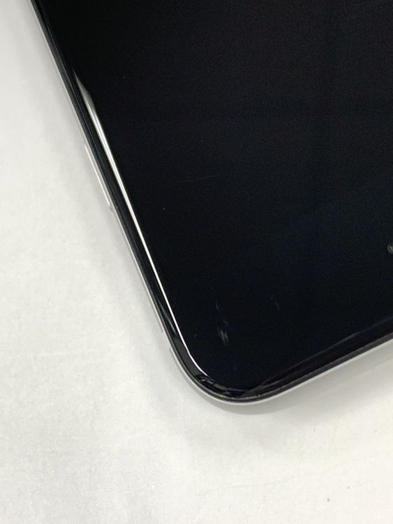 �ڥ�Х���BOX������ ����93%SIM�ե꡼ iPhone SE2 ��2���� 64GB �ۥ磻��