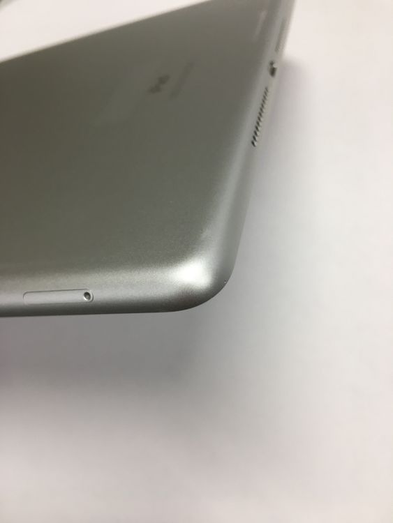 �ڥ�Х���BOX������ ����100�� iPad ��7���� SIM�ե꡼ 32GB ����С�