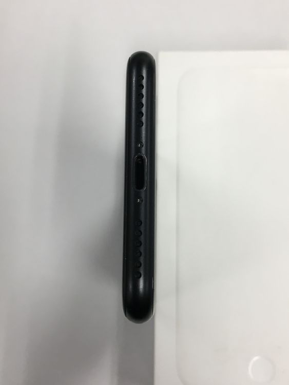 �ڥ�Х���BOX��Ķ���� ����89�� iPhone SE2 ��2���� 64GB SIM�ե꡼