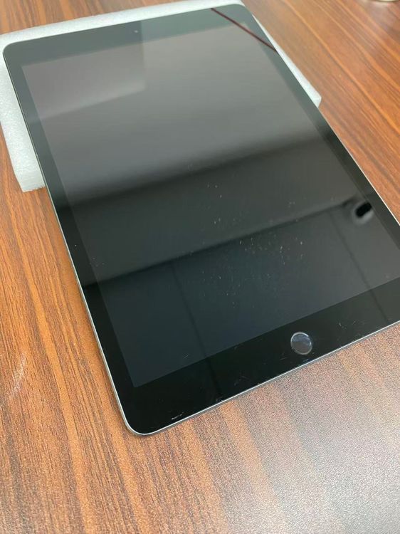 ����87%Apple iPad8 Wi-Fi + Cellular 32GB��Space gray