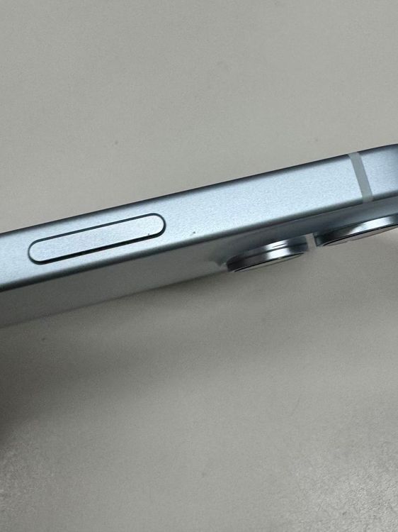 ڥХBOX 84%SIMե꡼ iPhone15 128GB ֥롼