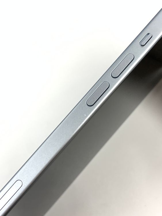 �ڥ�Х���BOX�� ������ ����98%SIM�ե꡼ iPhone15 128GB �֥롼
