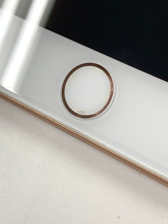 ����81% SIM�ե꡼ iPhone8 64GB Gold