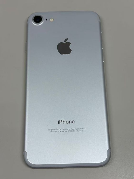 �ۤܿ��� ����100% SIM�ե꡼ iPhone7 32GB ����С�