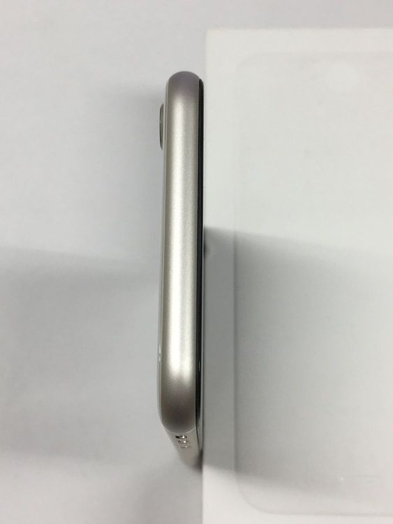 �ڥ�Х���BOX������ iPhone SE3 ��3���� 64GB SIM�ե꡼