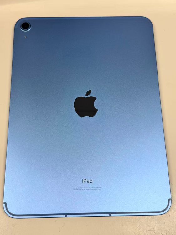 ����94% SIM�ե꡼ iPad ��10���� Wi-Fi+Cellular 64GB �֥롼