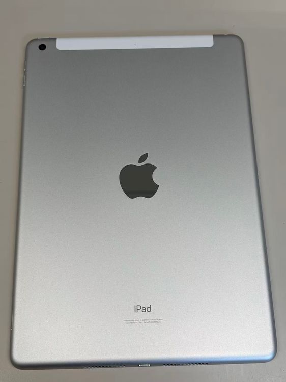 ����Ʊ���ʡ�����85% SIM�ե꡼ iPad (��9����) 64GB ����С�