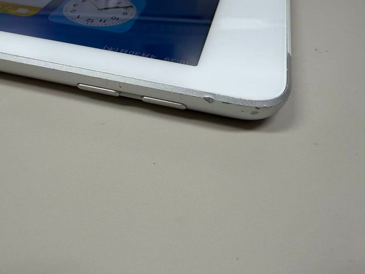 ����77% SIM�ե꡼iPad (��5����) 32GB ����С�