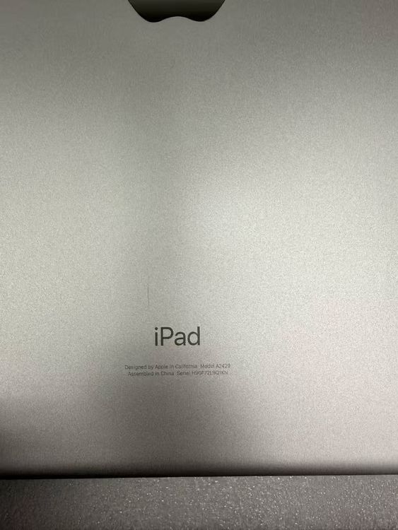 ������������93��Apple iPad8 Wi-Fi + Cellular32GB��Silver