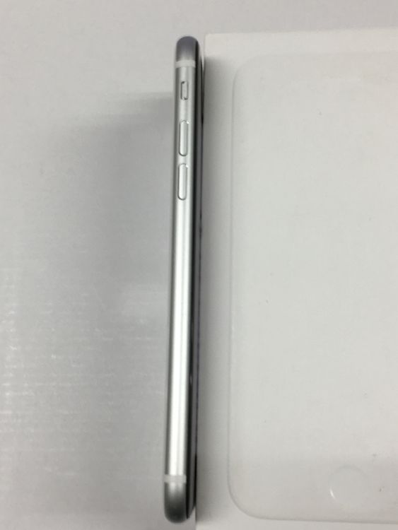 ��ư���������91������� SIM�ե꡼ iPhone SE ��2���� 128GB �������饤��