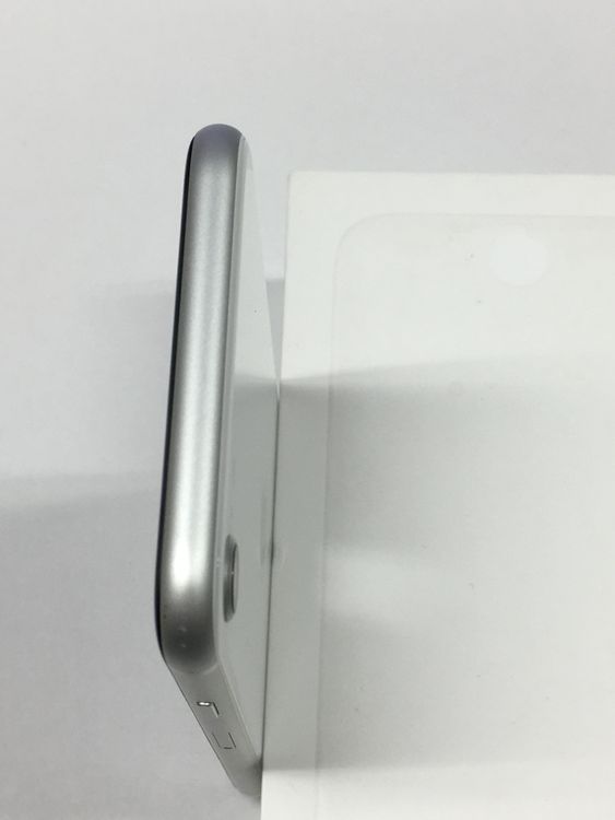 ��ư������ ����100������� SIM�ե꡼ iPhone SE ��2���� 64GB �ۥ磻��