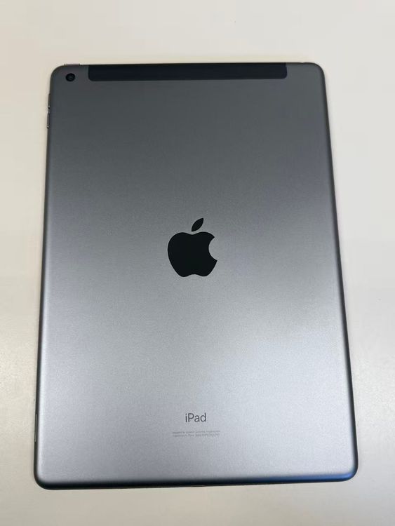���� ����95�� SIM�ե꡼ iPad ��8���� 32GB ���ڡ������쥤
