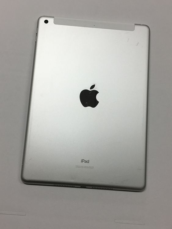 �վ����� ����96��(������134���SIM�ե꡼ iPad ��7���� 32GB ����С�