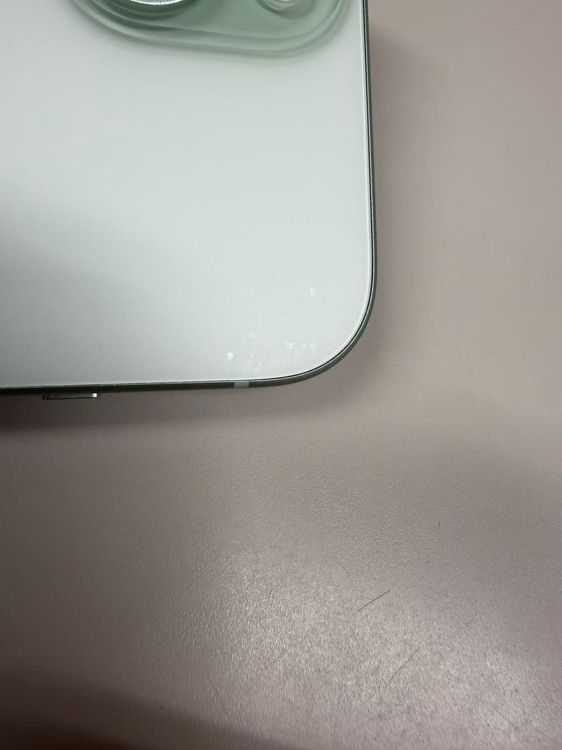 �ڥ�Х���BOX�۶����� ����88%SIM�ե꡼ iPhone15 128GB ���꡼��