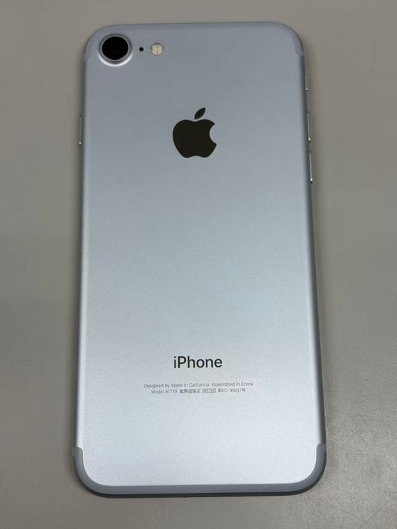 �ۤܿ��� ����100% SIM�ե꡼ iPhone7 32GB ����С�