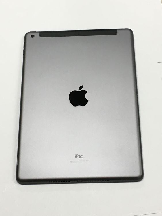 �ڥ�Х���BOX�۳������� ����69�� SIM�ե꡼ Apple iPad ��8���� 32GB