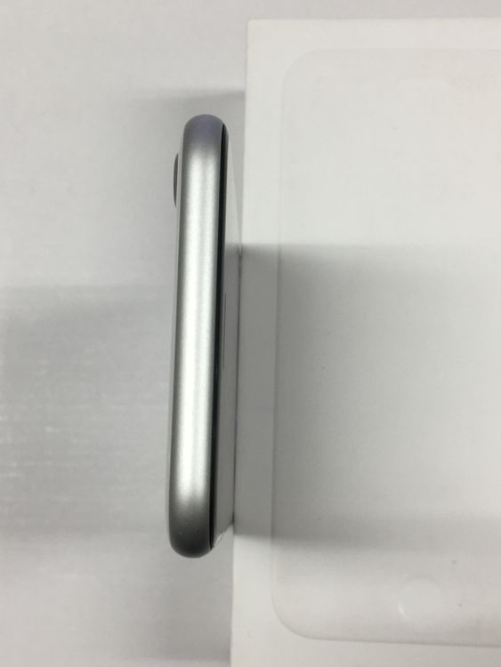 ��ư���������91������� SIM�ե꡼ iPhone SE ��2���� 128GB �������饤��