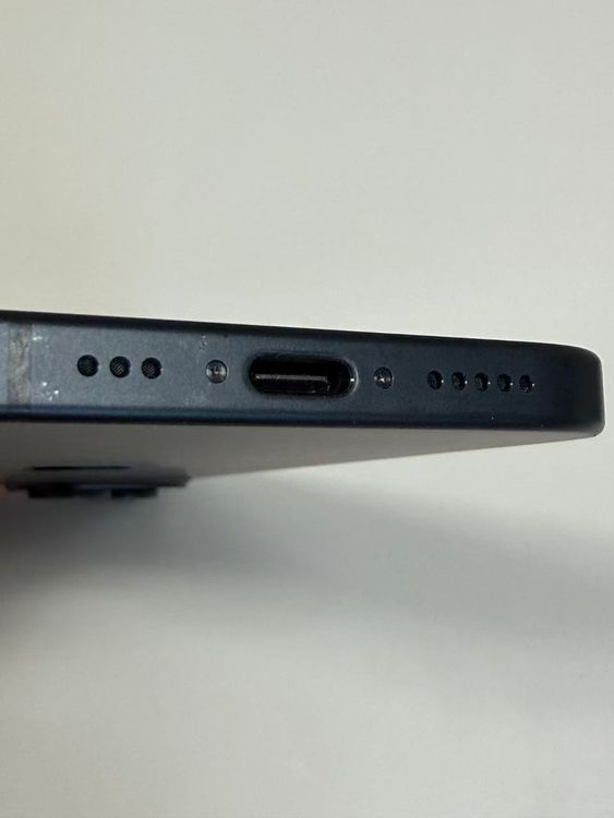 ���� ����86%SIM�ե꡼iPhone15 128GB �֥�å�