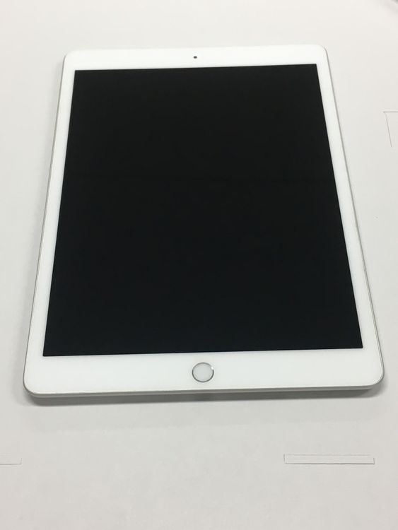 �ڥ�Х���BOX������  ����71% SIM�ե꡼ iPad ��8���� 32GB ����С�