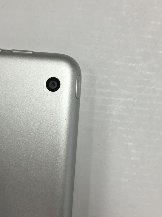 �ڥ�Х���BOX������ ����91�� Apple iPad ��8���� Wi-Fi 128GB ����С�