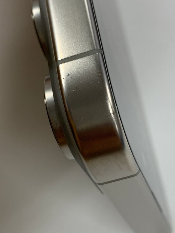 �ڥ�Х���BOX������98%SIM�ե꡼ iPhone16 Pro 256GB �ʥ�����