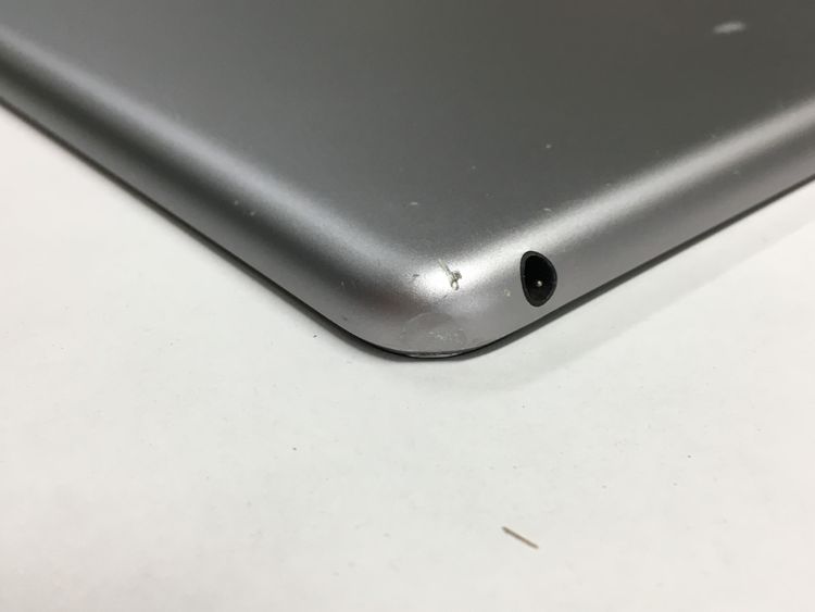 �ڥ�Х���BOX������86�� Apple iPad ��6���� Wi-Fi 128GB ���ڡ������쥤