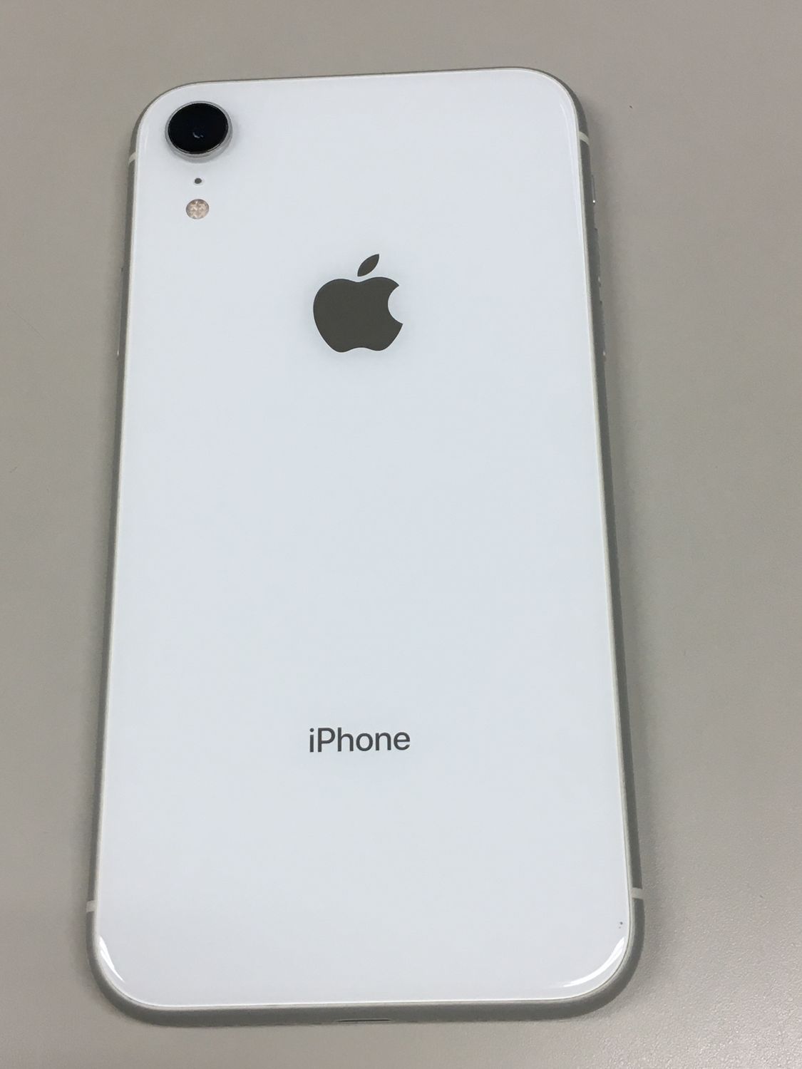 Apple - iPhone XR 64GB 白　ロック解除済み　充電容量94% iPhone XR 64GB 白 ロック解除済み 充電容量94%