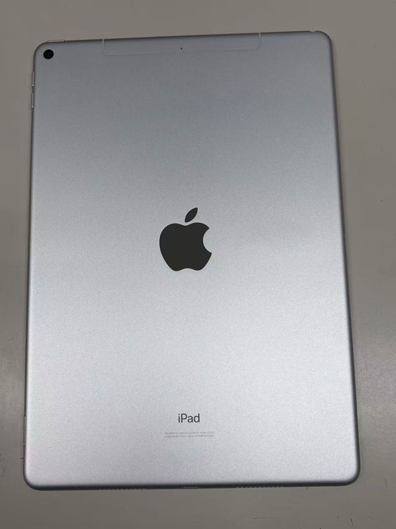 ����81�� SIM�ե꡼ iPad Air ��3���� 256GB ����С�