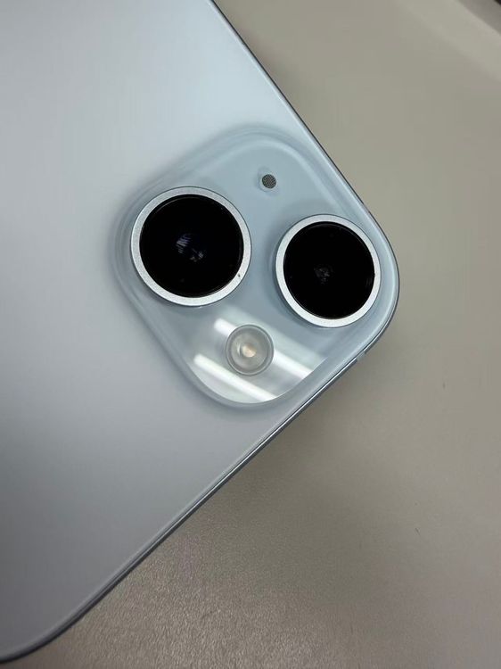 �ڥ�Х���BOX�۶����� ����86%SIM�ե꡼ iPhone15 128GB �֥롼