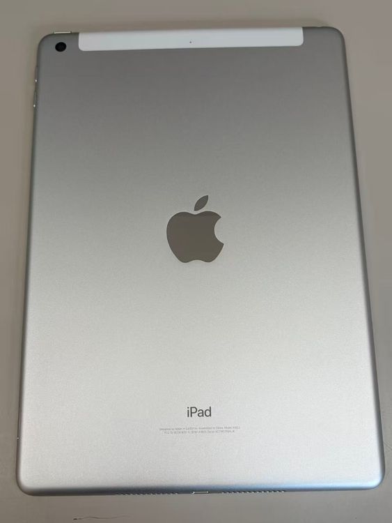 ����96% SIM�ե꡼iPad (��5����) 32GB ����С�