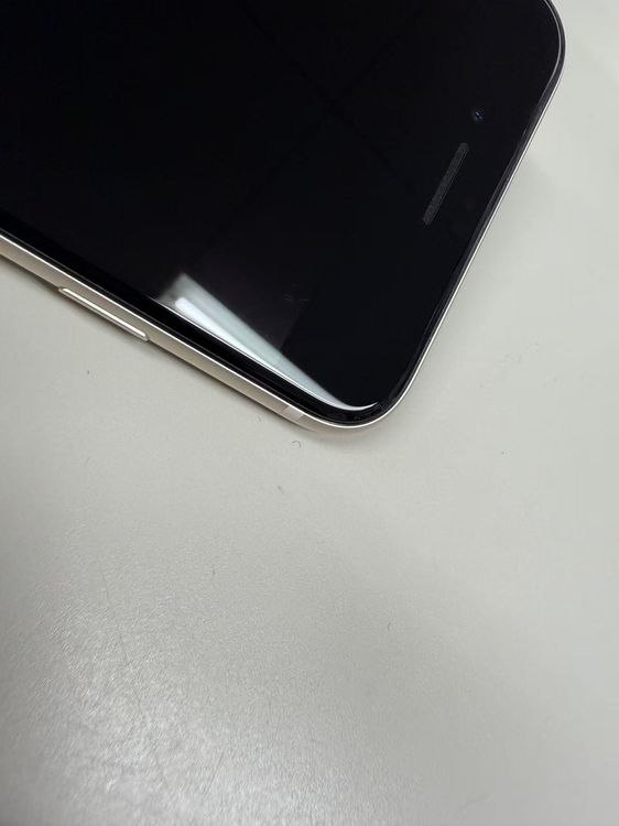 �ڥ�Х���BOX�۶����� ����84%SIM�ե꡼ iPhone SE(�裳����) 64GB